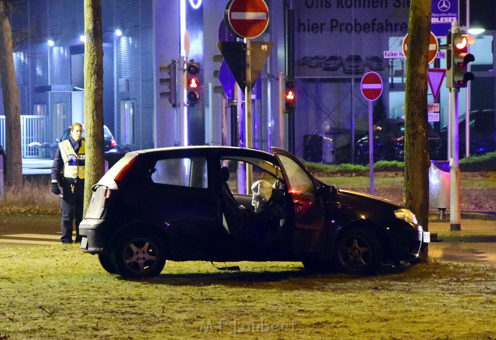 VU PKW Baum Koeln Deutz Deutz Kalkerstr P66.JPG - Miklos Laubert